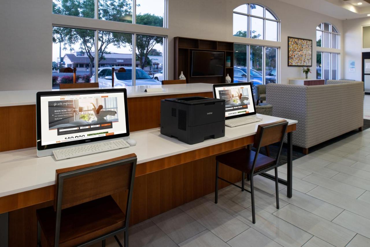 Holiday Inn Express Madera By Ihg Extérieur photo
