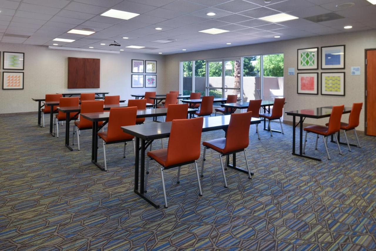 Holiday Inn Express Madera By Ihg Extérieur photo