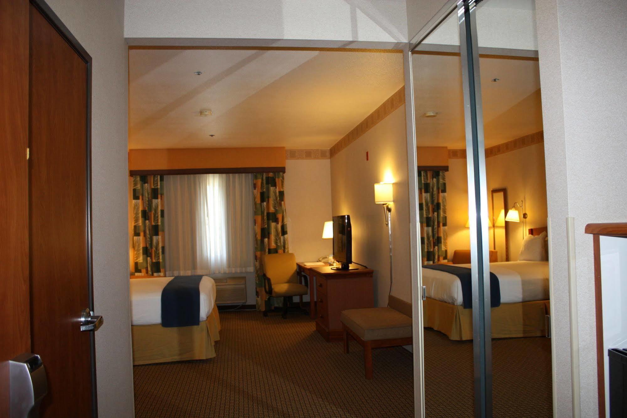 Holiday Inn Express Madera By Ihg Extérieur photo